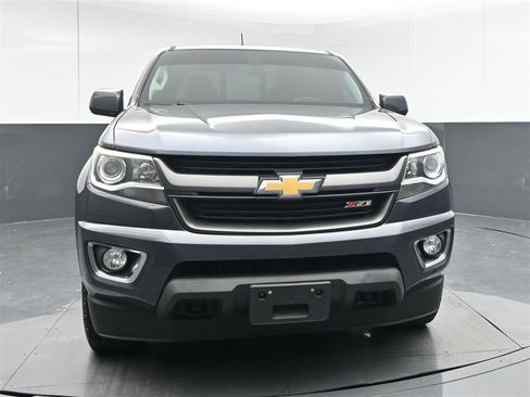 Used 2017 Chevrolet Colorado Z71 image 2