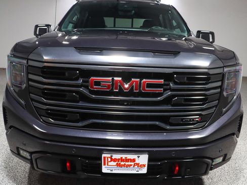 Used 2023 GMC Sierra 1500 AT4 image 4