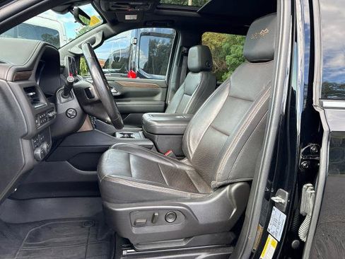 Used 2022 Chevrolet Suburban High Country AWD/4WD image 19