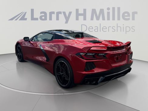 Used 2024 Chevrolet Corvette Stingray Premium Conv w/ Z51 Performance Package RWD image 3