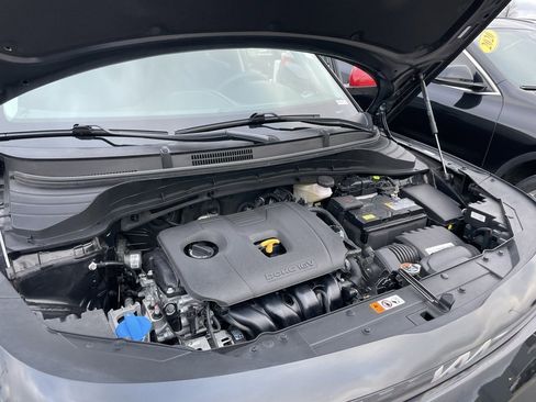 Used 2016 GMC Yukon SLE w/ Convenience Package image 32