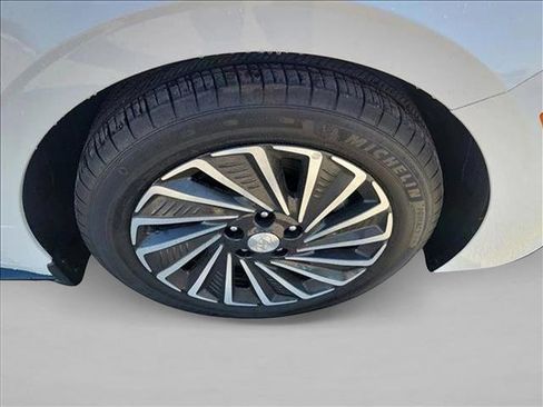 Used 2023 Hyundai Sonata SEL w/ Cargo Package image 10