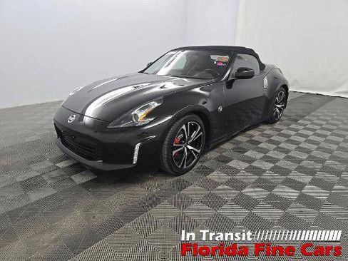 Used 2019 Nissan 370Z Touring Sport RWD image 2