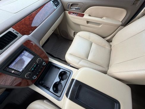 Used 2014 Chevrolet Silverado 2500 LTZ w/ LTZ Plus Package image 14