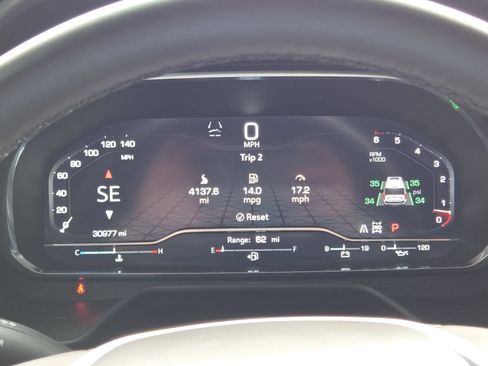 Used 2024 GMC Yukon XL SLT w/ SLT Luxury Package AWD/4WD image 34