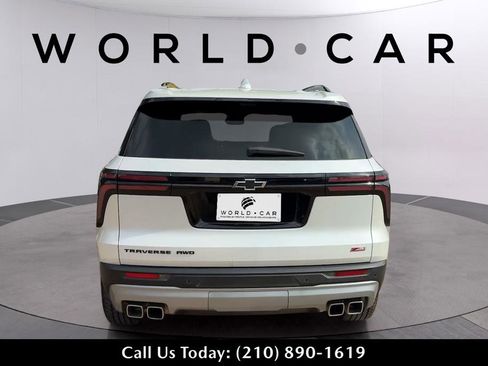 Used 2024 Chevrolet Traverse Z71 w/ Enhanced Driving Package AWD/4WD image 6