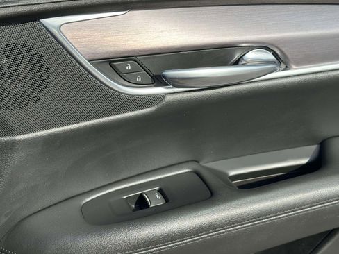 Used 2017 Cadillac XT5 Luxury w/ Driver Awareness Package image 27