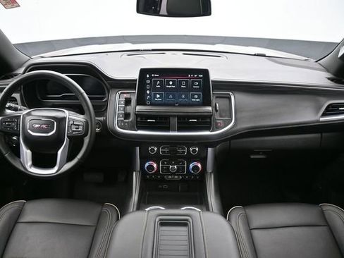 Used 2023 GMC Yukon SLT w/ SLT Luxury Package AWD/4WD image 12
