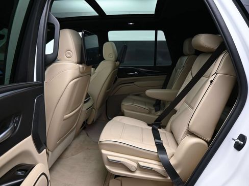 Used 2023 Cadillac Escalade Premium Luxury AWD/4WD image 30