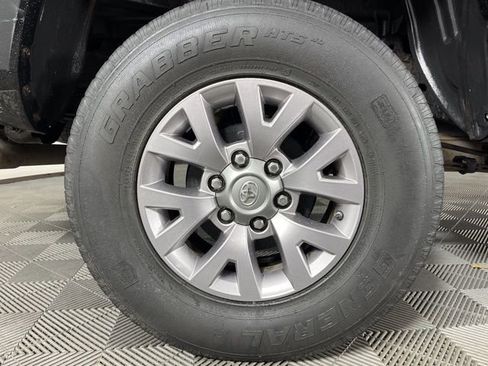 Used 2017 Toyota Tacoma SR5 image 14