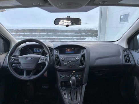 Certified 2018 Ford Focus SE image 10