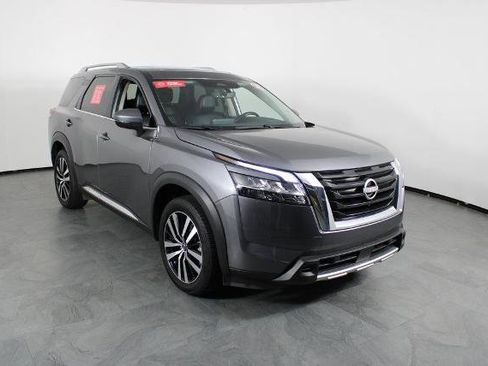 Certified 2023 Nissan Pathfinder Platinum image 11