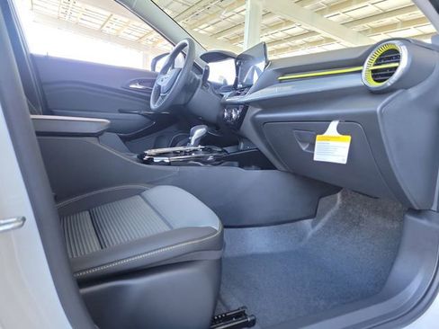 New 2026 Chevrolet Trax LT image 17