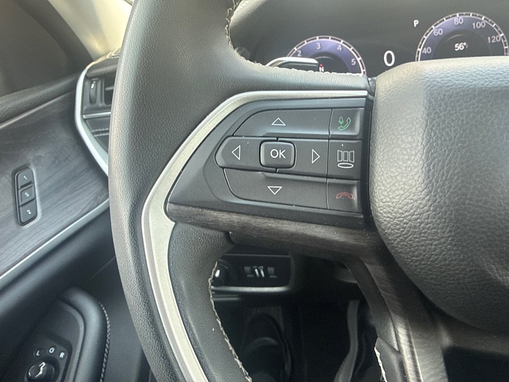 Used 2023 Jeep Grand Cherokee Limited AWD/4WD image 32