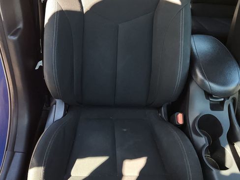 Used 2017 Hyundai Veloster image 18