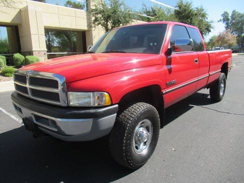 Used 1996 Dodge Ram 2500 Truck 4x4 Club Cab image 2