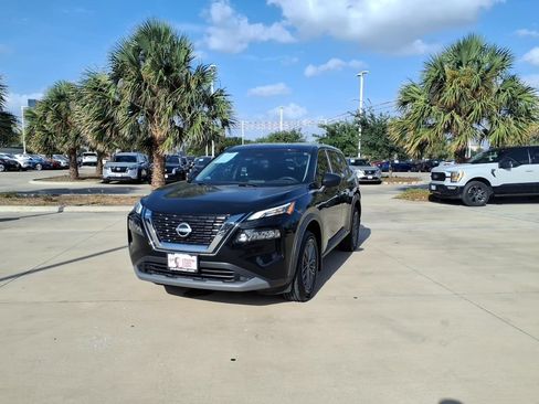 Used 2023 Nissan Rogue S FWD image 2