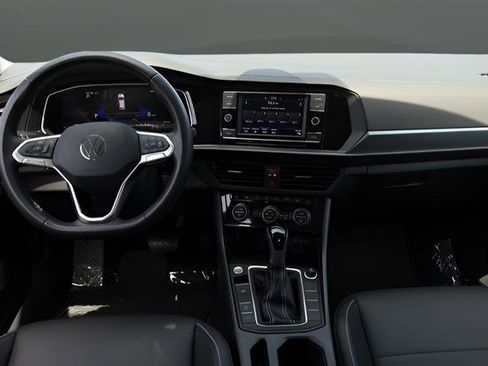 Certified 2024 Volkswagen Jetta SE FWD image 17