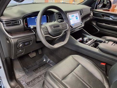 Used 2024 Jeep Wagoneer 2WD image 20