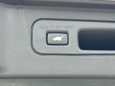 Certified 2025 Honda Pilot Touring image 13