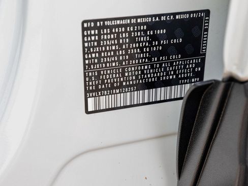 Used 2024 Volkswagen Taos SE image 12