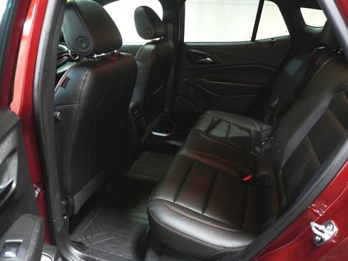 Used 2024 Chevrolet Trax RS w/ Sunroof Package image 12