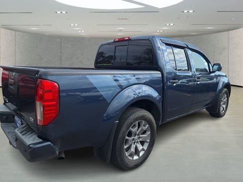 Certified 2021 Nissan Frontier SV image 5