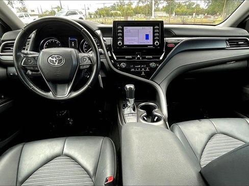 Used 2024 Toyota Camry SE image 14