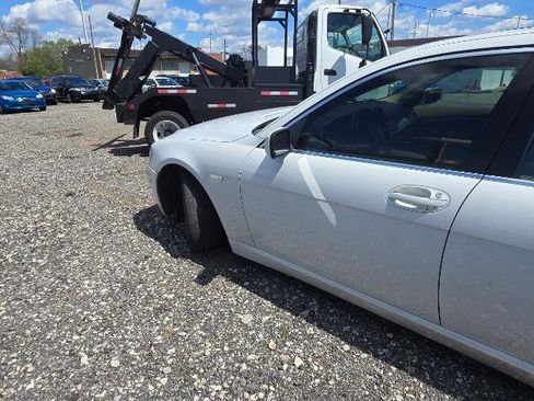 Used 2008 BMW 750i RWD image 10