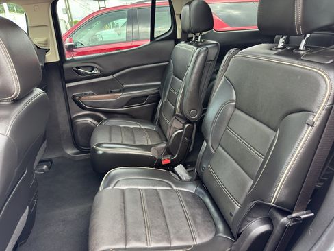 Used 2023 GMC Acadia Denali w/ Denali Technology Package FWD image 24