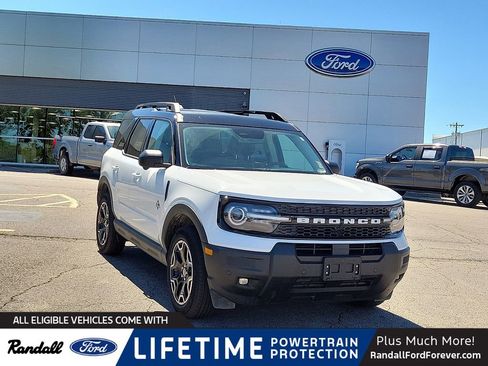 Certified 2025 Ford Bronco Sport Outer Banks w/ Outer Banks Tech Package+ AWD/4WD image 1