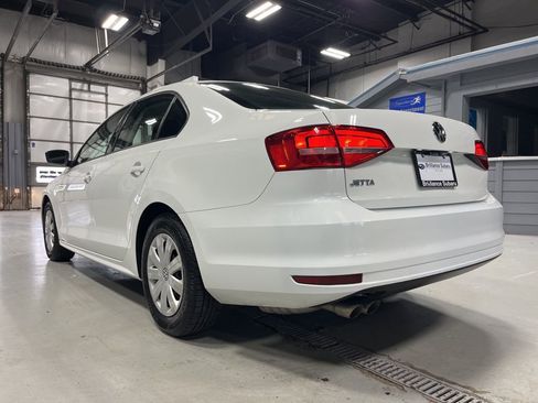 Used 2015 Volkswagen Jetta S image 6