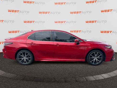 Used 2021 Toyota Camry SE w/ Cold Weather Package AWD/4WD image 6
