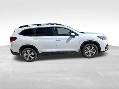 Used 2022 Subaru Ascent Premium image 2