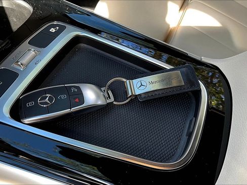 Used 2025 Mercedes-Benz GLA 250 4MATIC image 10