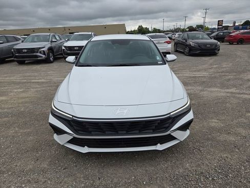 New 2025 Hyundai Elantra Blue image 3