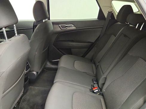 Used 2023 Kia Sportage LX AWD/4WD image 19
