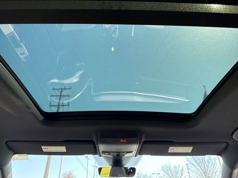 Used 2022 Volkswagen Atlas Cross Sport SEL R-Line image 19