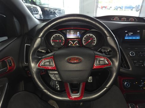 Used 2016 Ford Focus ST FWD image 34
