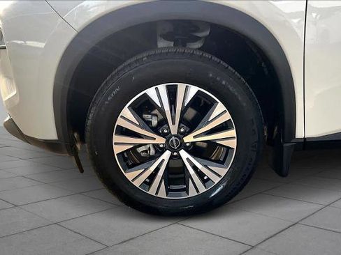 Certified 2022 Nissan Rogue SV w/ SV Premium Package image 10