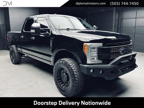 Used 2017 Ford F250 Platinum w/ Platinum Ultimate Package AWD/4WD image 9