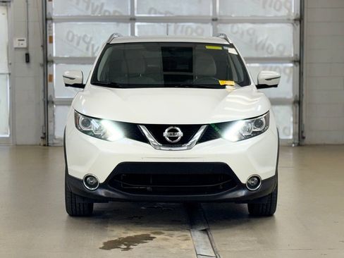 Used 2017 Nissan Rogue Sport SL AWD/4WD image 2