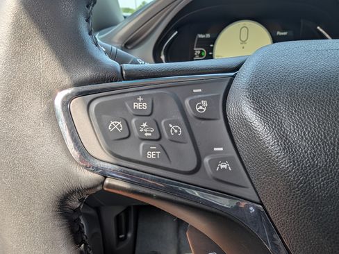 Used 2019 Chevrolet Bolt Premier w/ Infotainment Package FWD image 31