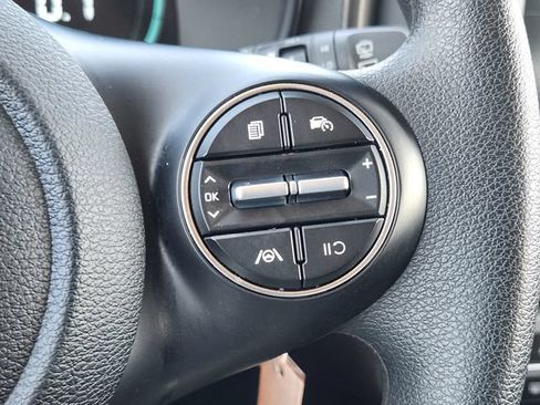 Certified 2025 Kia Soul LX w/ LX Technology Package FWD image 28