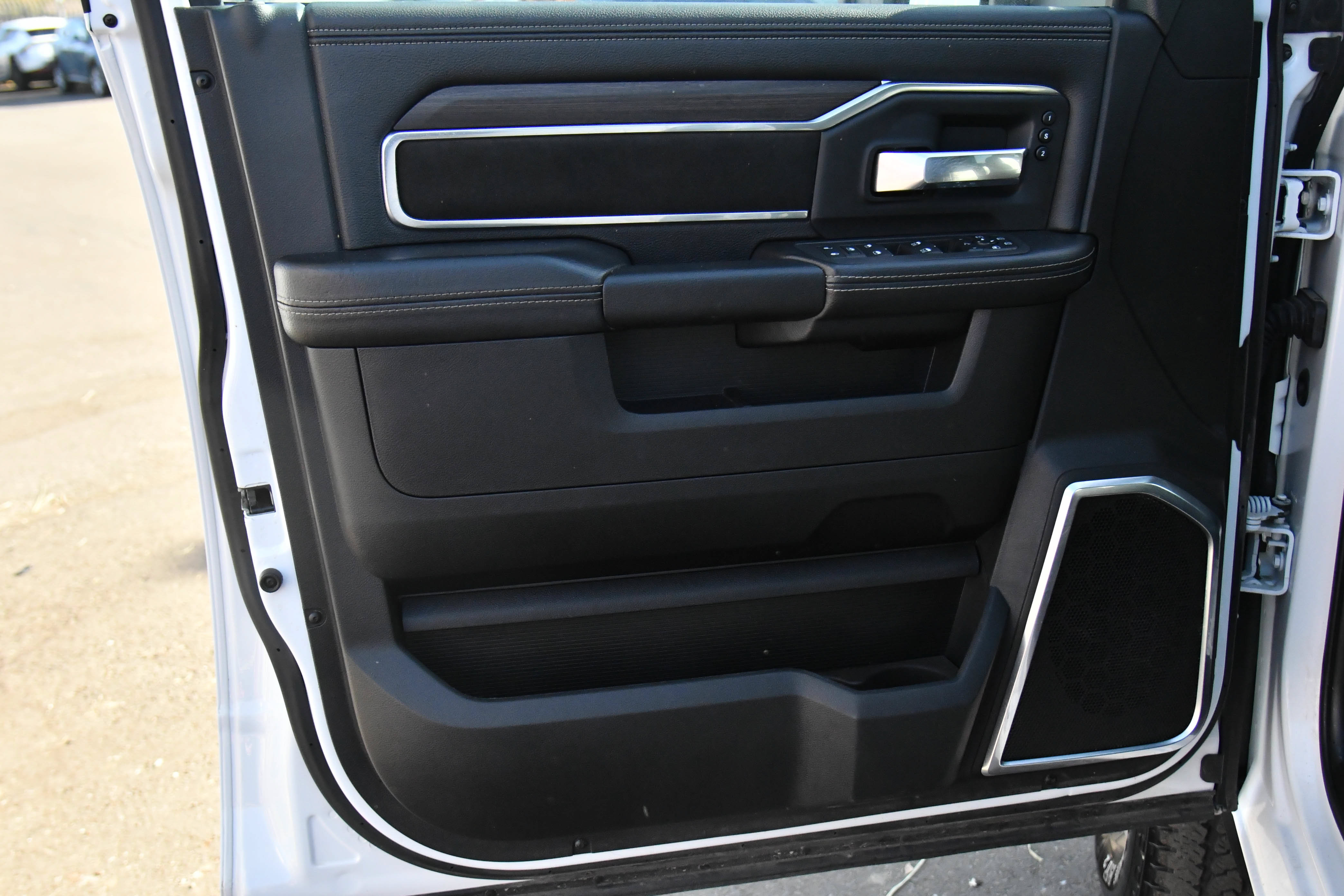 Used 2026 RAM 2500 Laramie AWD/4WD image 17