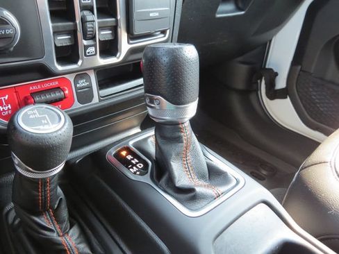 Used 2021 Jeep Gladiator Mojave AWD/4WD image 25