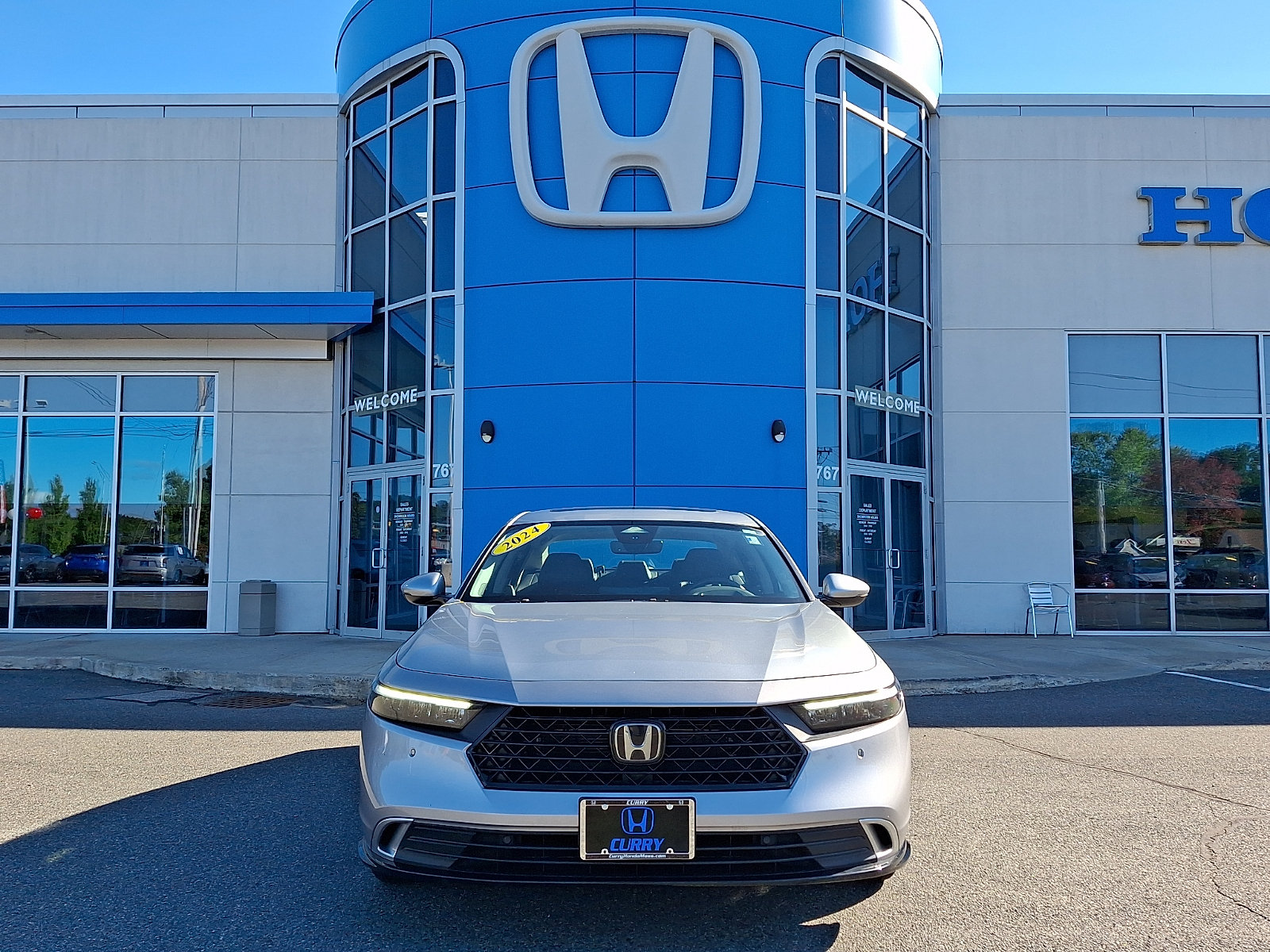 Used 2024 Honda Accord Touring image 2