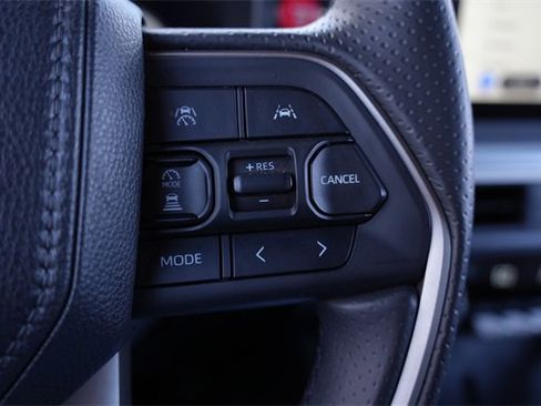 Used 2025 Toyota 4Runner TRD Off-Road image 12