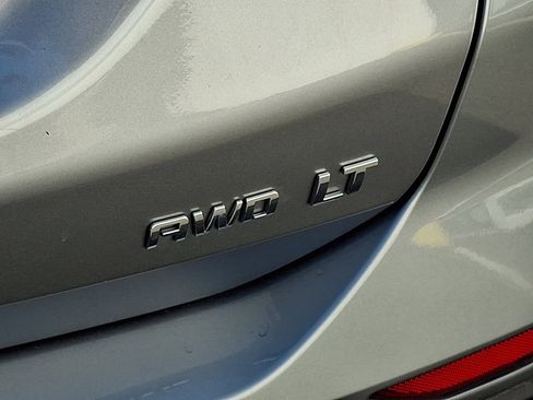 Used 2023 Chevrolet Equinox LT image 31