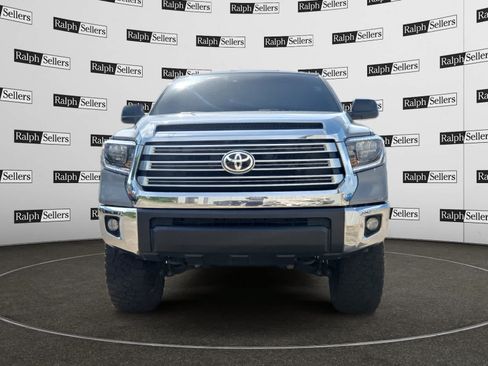 Used 2019 Toyota Tundra SR5 w/ SR5 Upgrade Package AWD/4WD image 8
